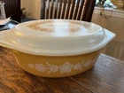 VTG Pyrex Butterfly GoldCasserole  2.5 Qt. Oval W/Lid - No Chips/scratches ￼