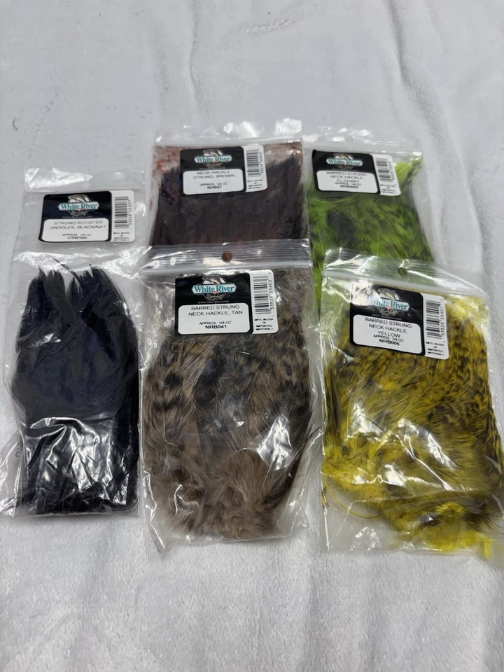 LOTE Blanco Río Barrado Cuello Encordado Heckle y Sillín Plumas Multicolores Foto 2 de 4