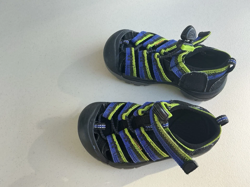 Keen Newport H2 Sandals Kids Size 9 Blue Water Hiking Shoes Hike Sport Outdoor - Image 4 of 4