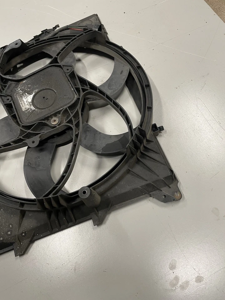 2006 - 2012 BMW E90 E91 E92 328i Radiator Cooling Fan w/ Shroud Tested ✅ - Image 3 of 4