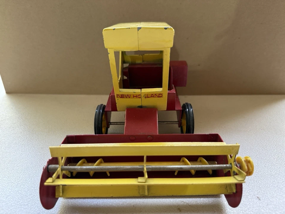 1/16 Ertl Farm Toy New Holland Swather Self Propelled Haybine - Image 2 of 3