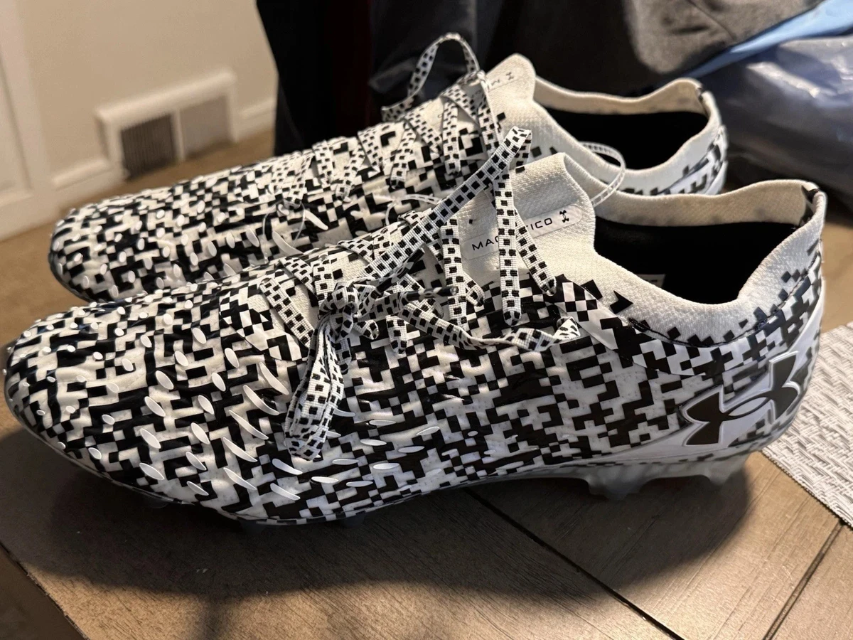 Preços baixos em Under Armour 7.5 Chuteiras de futebol dos EUA