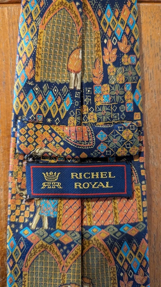 Corbata de seda Richel Royal para hombre geométrica azul/dorado elefantes hecha a mano en España  Foto 4 de 4