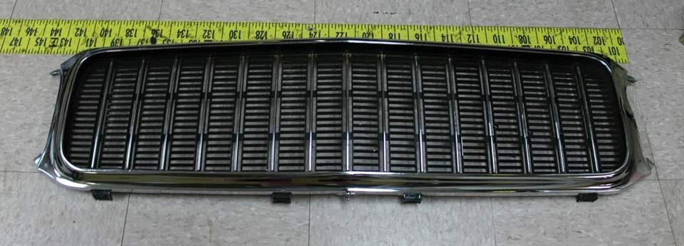 Rejilla AMC Ambassador 1971-1973 (G123) usada OEM Foto 2 de 4