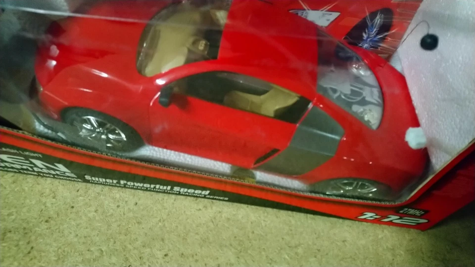 VOITURE SPORT RADIOCOMMANDEE 1/12 - Photo 3/4