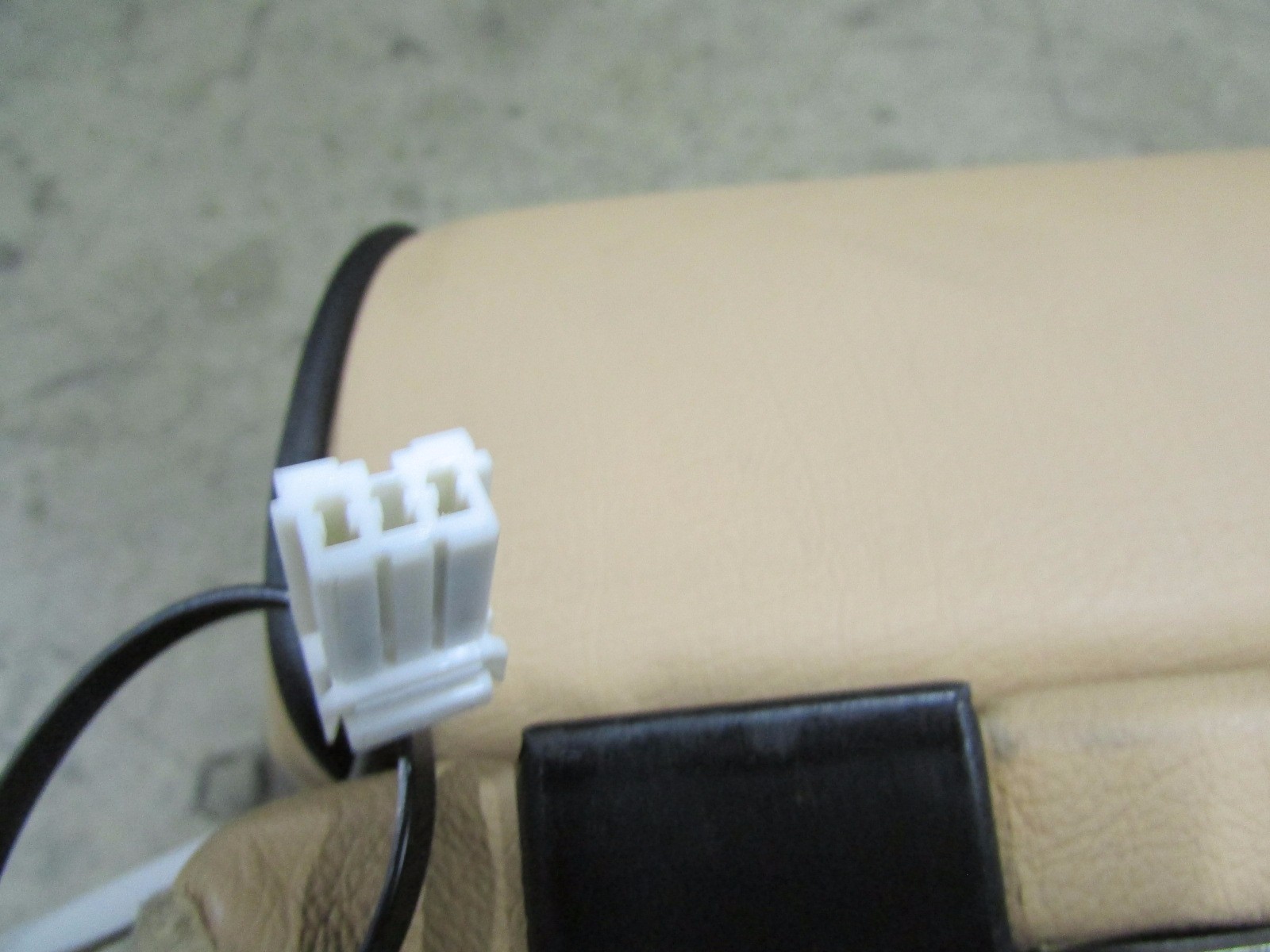 Maserati Quattroporte, Rear Center Headrest, Beige, Used