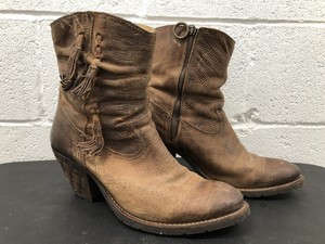justin zipper boots