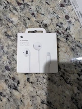 Apple EarPods Lightning Connector In Ear Canal A1748 MWTY3AM/A - Original