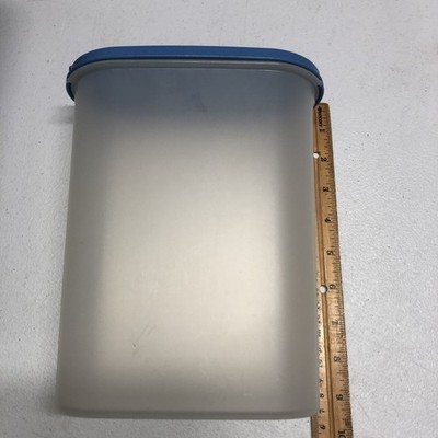Tupperware Oval Modular Mates 9.75 Cup #4 Container 1614 with Blue Pour All Seal