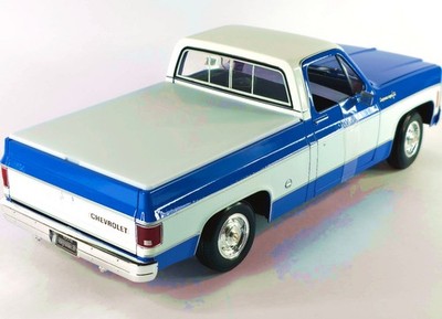 Tonneau Cover   White   Black for 1:18 Maisto 1974 Chevrolet C10 Cheyenne