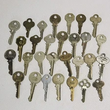 Vintage Lot 29 Random  Keys Yale Sargent Star Ilco Hurd National Graham