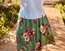 1940s Novelty Print Daisy Floral Green Rayon Pinup Swing Dance Skirt 26 w 26 L