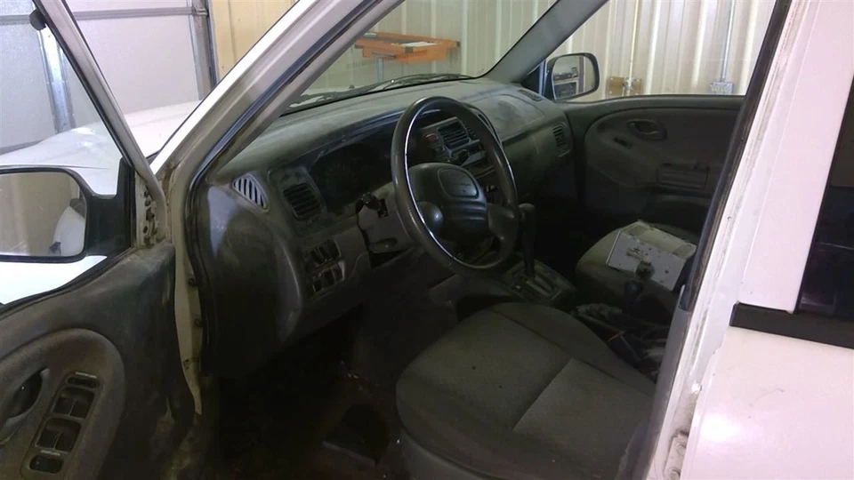 Driver Front Seat Bucket Cloth Manual HT Fits 99-04 TRACKER 1684580 Foto 2 de 4