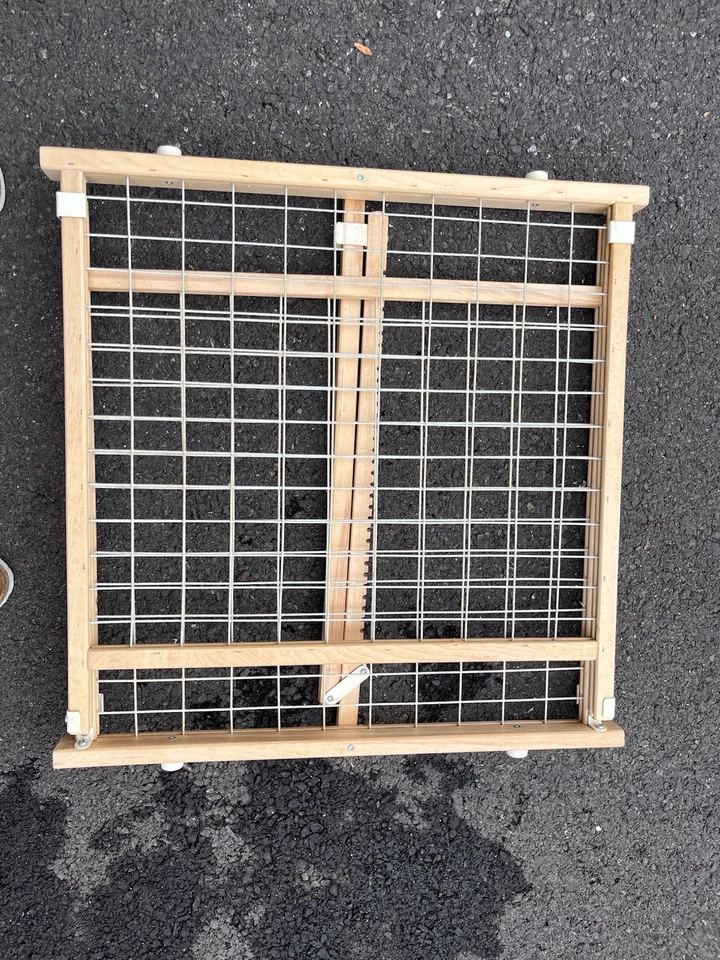 Cuatro Patas 26-42 MARCO DE MADERA Puerta de Malla de Alambre Pequeño Perro Cerca Puerta de Seguridad Blanco Foto 4 de 4