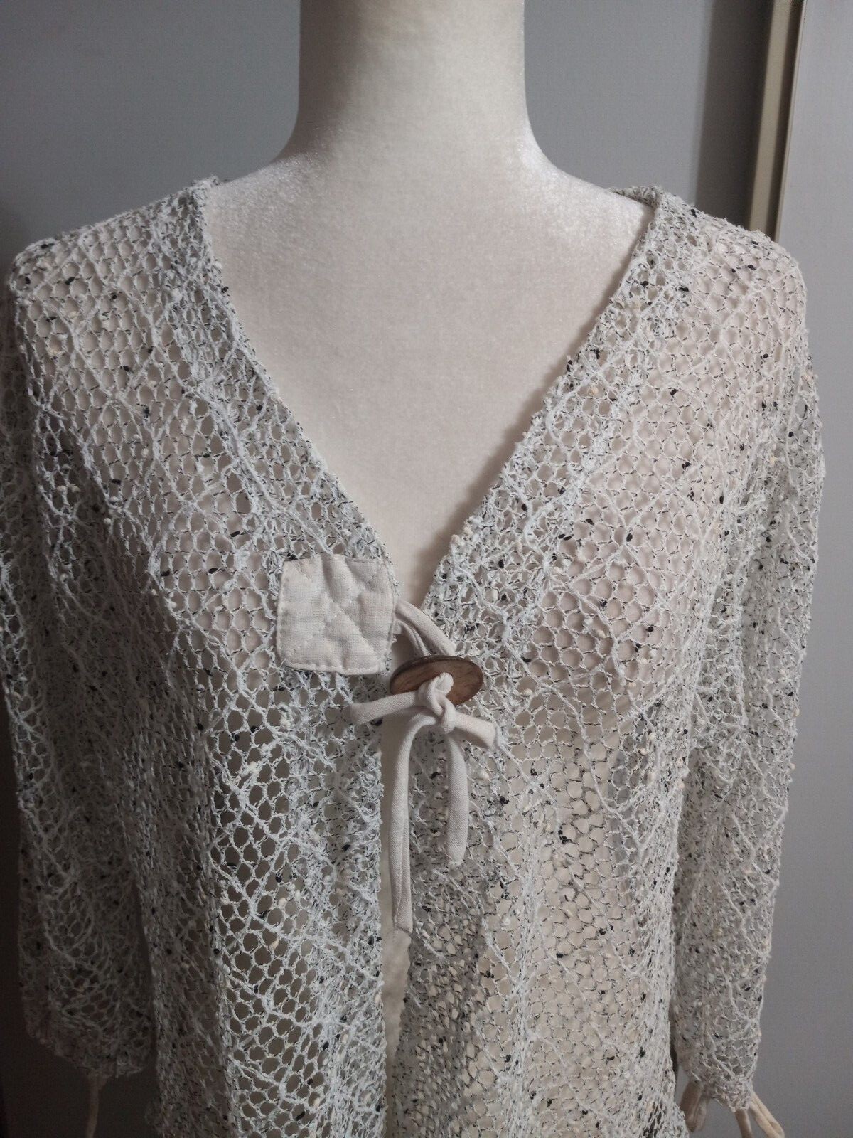 Mistror Image Medium White Netting Button Beach T… - image 5