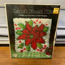 Vintage Sealed New Valiant 12x12 Latch Hook Kit 9655 Poinsettia YKI Yarn Krafts