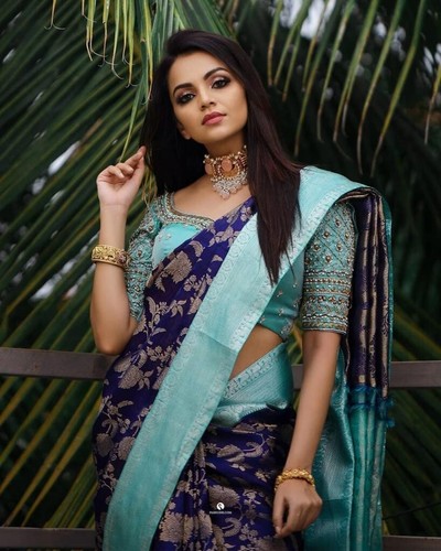 Kanjivaram South Indian Soft Silk Saree Beautiful Jacquard Work By Aadatexport - Picture 3 of 9
