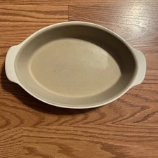 The Pampered Chef Baker Oval Stoneware Family Heritage Glazed Vanilla 8" 06202
