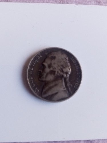 1963 circulated Jefferson nickel - no mint mark - Clean Coin