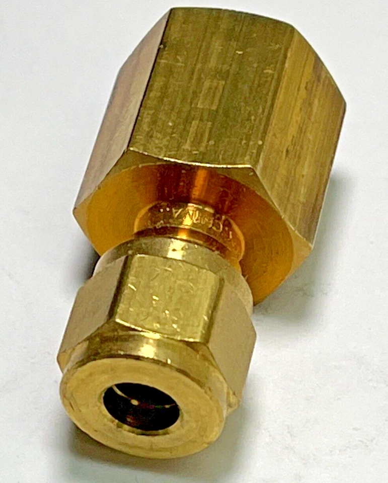 HOKE 4CF4BR CONNECTOR FEMALE 1/4 GYROLOK X 1/4 FEMALE NPT BRASS HR - Image 2 of 3