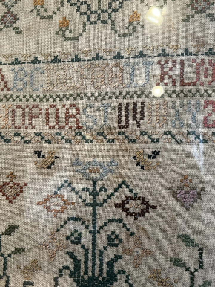 Aguja Paragon enmarcada artesanía amistad muestrador lino punto de cruz colonial 1975 Foto 4 de 4