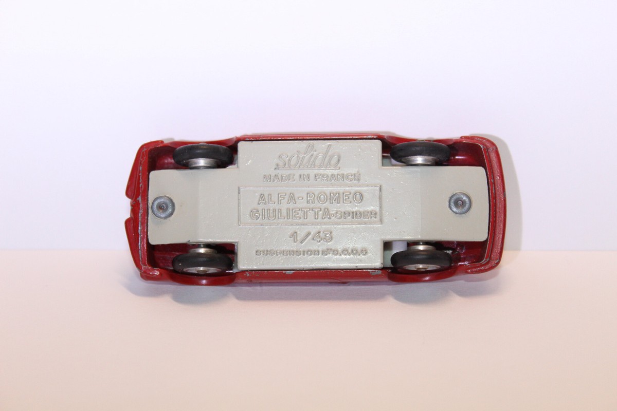 SOLIDO série 100 ancien Alfa Romeo Giulietta spider 1/43 dinky