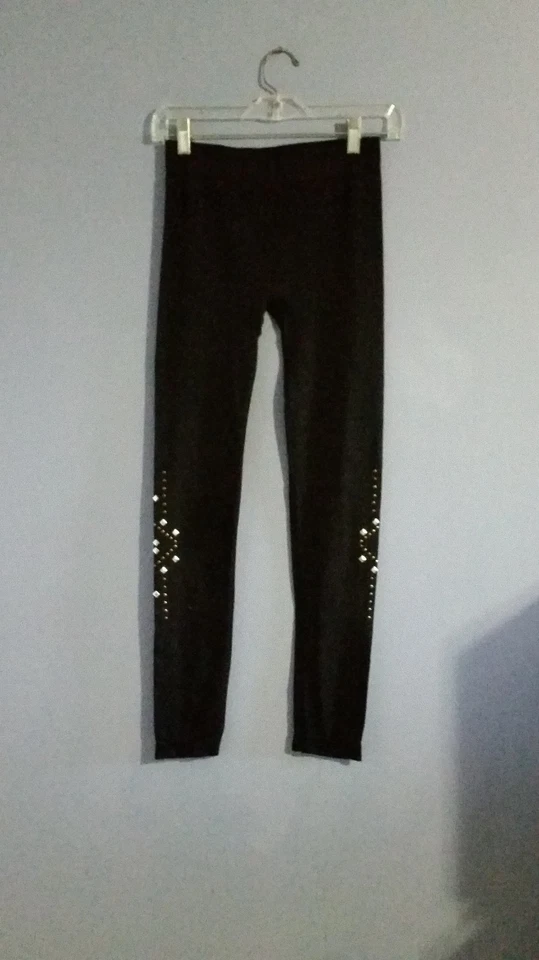 NO BOUNDARIES Juniors Black Capri Leggings w/ Gold Silver Studs 3-5 SZ - Image 2 of 4