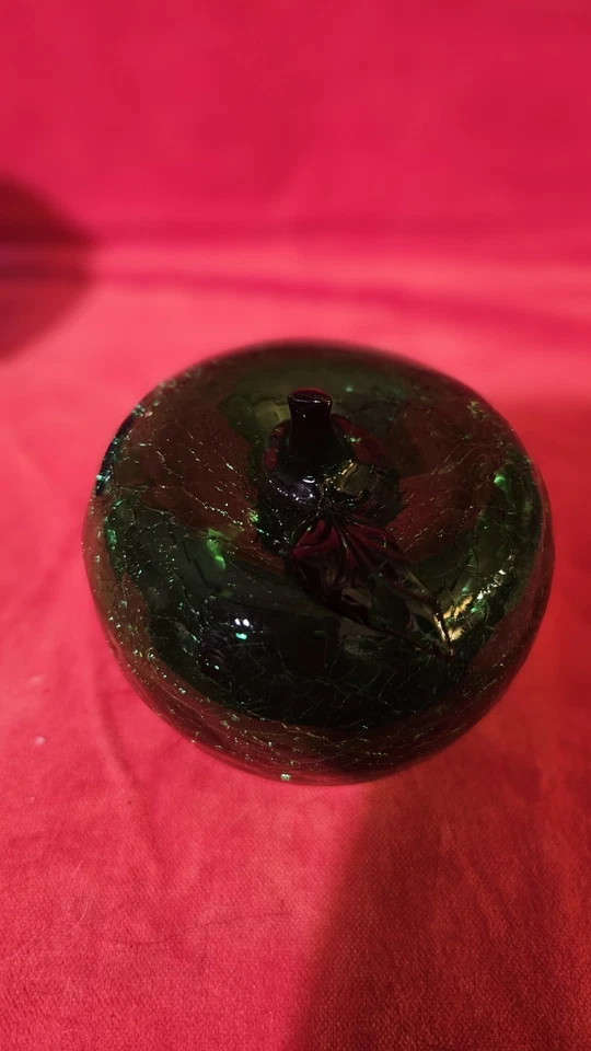 Manzana verde de vidrio agrietado vintage Foto 2 de 4