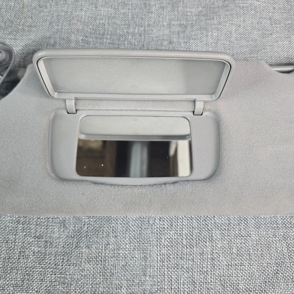 Viseira solar 2010-2012 Mitsubishi Galant passageiro direito cinza fabricante de equipamento original - Imagem 2 de 4