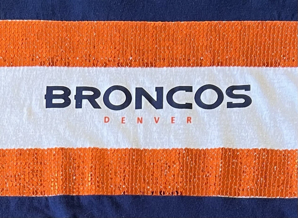 Camiseta de fútbol americano NFL Denver Broncos para mujer azul naranja lentejuelas brillo  Foto 3 de 4