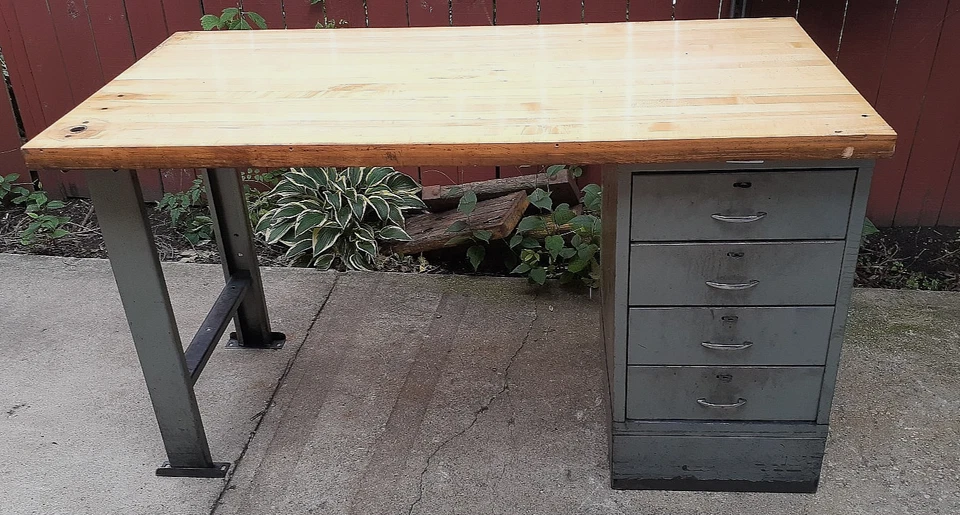 Banco de Trabajo Grizzly 30x60x34h, 1 3/4" Bloque Carnicero Superior, 4 Cajones Pedistal - EE. UU. Foto 3 de 4