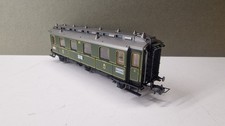 Trix 52373651 675 First/Second Class Green Coach Carriage HO Gauge
