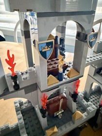 LEGO Castle: King's Castle Siege (7094) 98% Complete