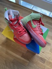 Nike SB Dunk High Strawberry 