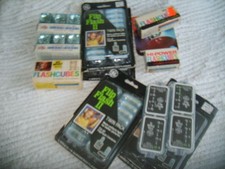 HUGE MIXED LOT VINTAGE CAMERA FLASHES Flip Flash II 52  Blue Dot Cubes 56 NOS