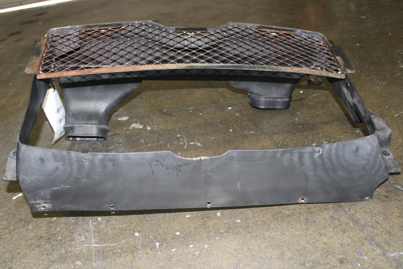 2010 Maserati Quattroporte, Radiator Cooling Shroud, Used, P/N 240471