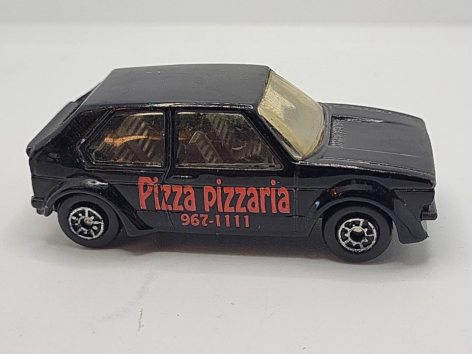 Maisto VW Golf Diecast Car 1:64 "Pizza Pizzaria 967-1111" Made in China - Image 2 of 4