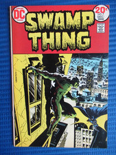 SWAMP THING # 7 - (VF+) -BERNI WRIGHTSON-1ST BATMAN CROSSOVER-NIGHT OF THE BAT