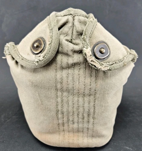 WW2 US military Canteen cover and cup 1945 Dated NO CANTEEN