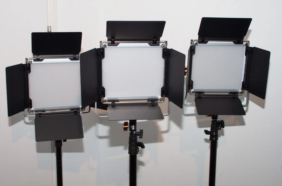 Neewer 3x NL480-2.4G Video Lighting Kit with Video Stands & Case - Image 4 of 4