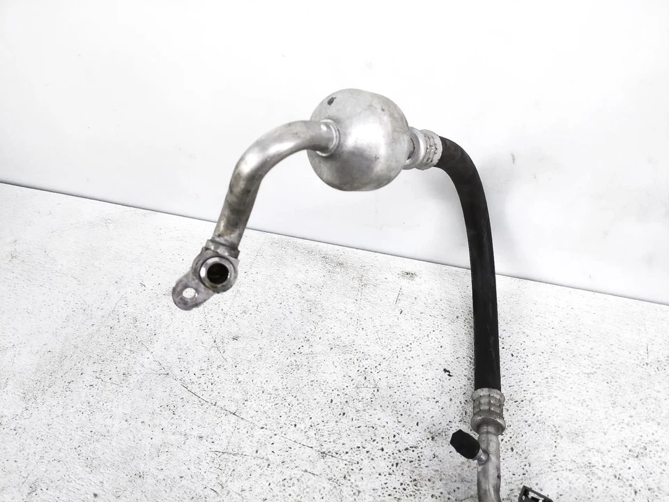 Tubo de manguera líquido de succión aire acondicionado Toyota Venza 2009-2015 88704-0T020 Foto 2 de 4