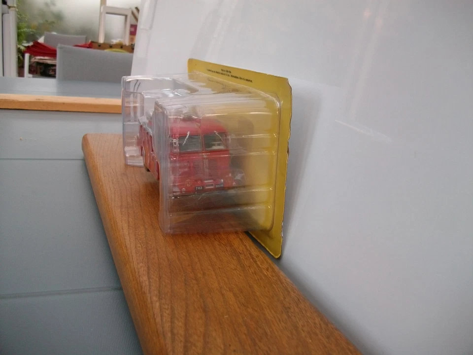 Collection Véhicules Lourd Pompiers N°136 CCFL Berliet GLB 19B 4x4 1966 NO REVUE - Photo 3/3