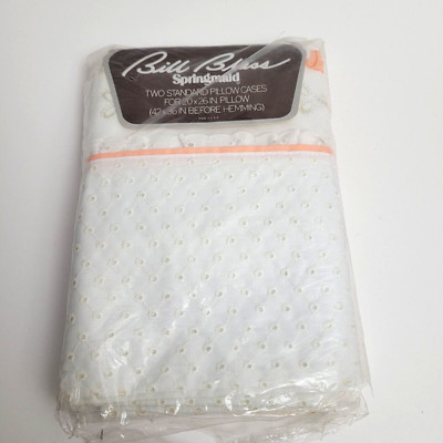 VTG Springmaid Bill Blass Two Standard Pillowcases For 20'' x 26'' Pillows White