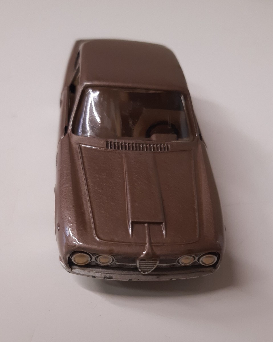 Solido 1:43 Alfa Romeo Giulia Quadrifoglio Année De Construction 2019 Rouge S4313103
