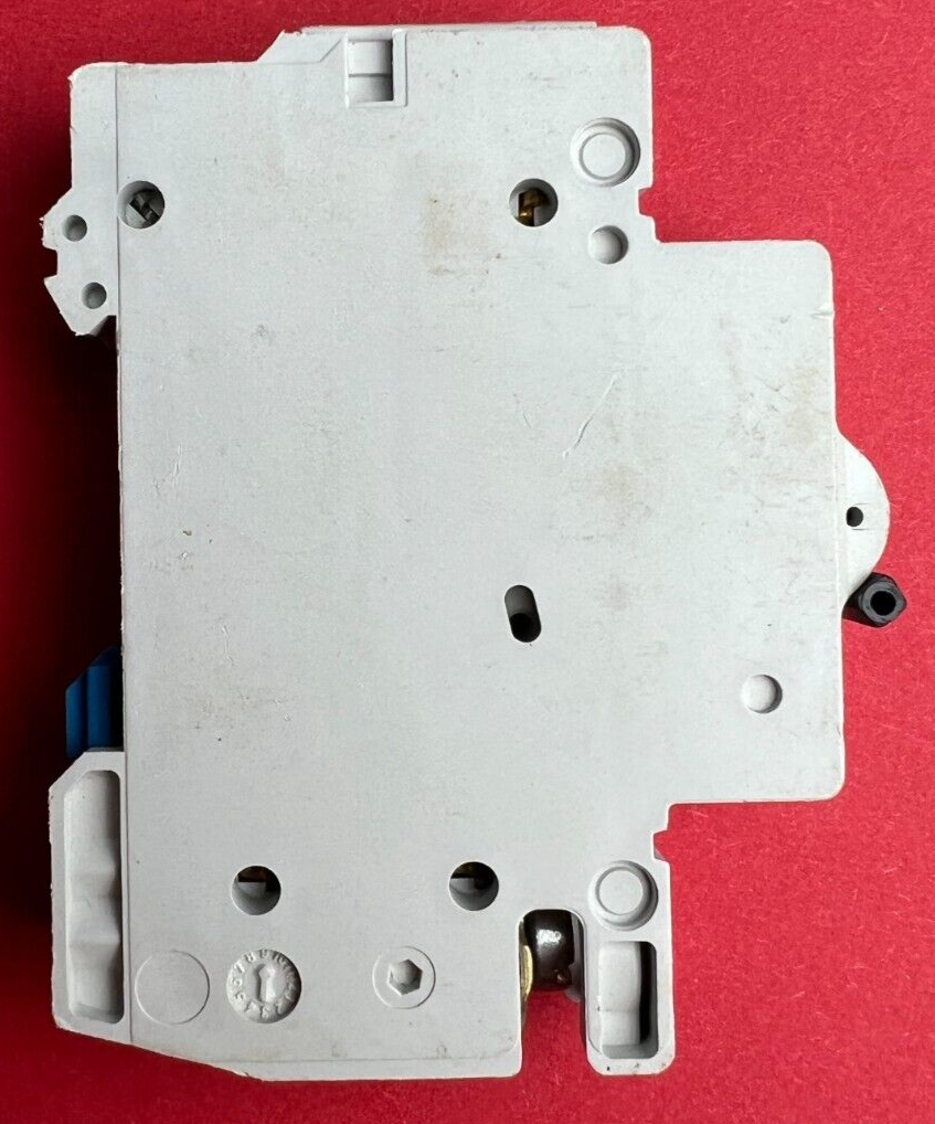 Legrand MCB B6 6A 03266 B10 10A 03268 B16 16A 03270 B20 20A 03271 B32 32A 03273 - Foto 7