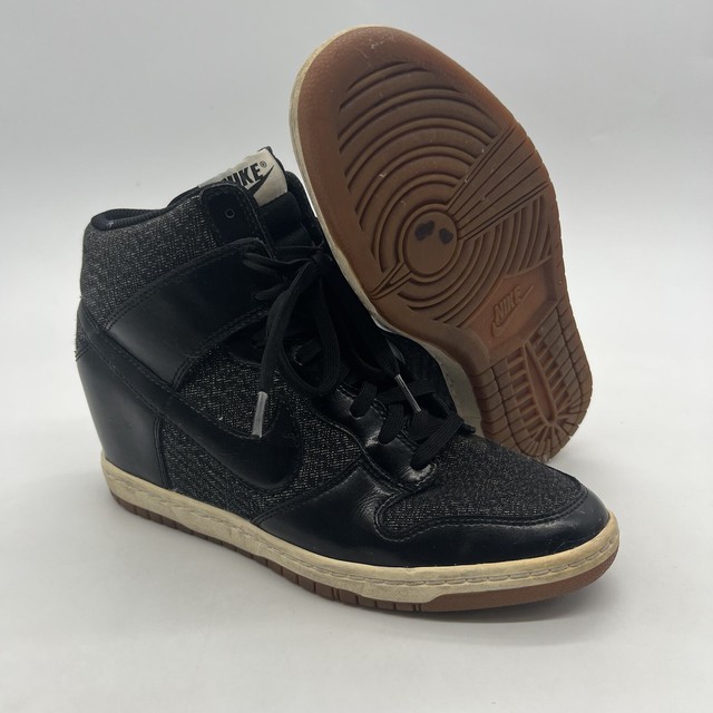 Size 9 - Nike Dunk Sky High Essential 
