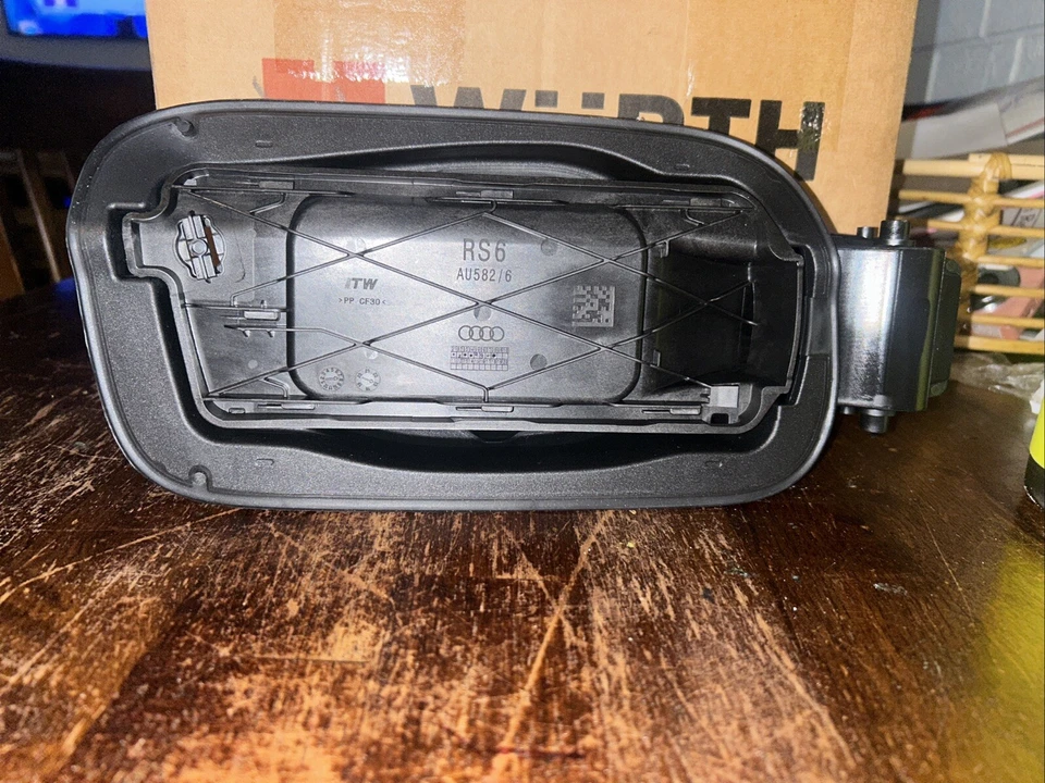 2021 2022 2023 Audi RS6 C8 bolso da porta do tanque de enchimento de combustível AUDI OEM PART 4K0809906B - Imagem 4 de 4