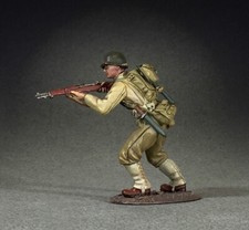 BRITAINS WORLD WAR 2 ALLIES 25187 U.S. INFANTRY ADVANCING WITH CAUTION