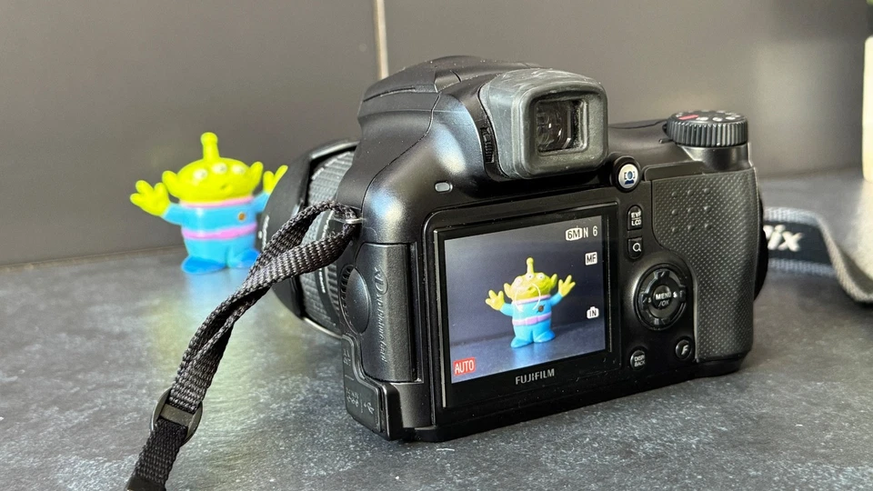 Fuji FinePix S6500fd Digital Bridge Camera 6.3MP, 28-300mm Zoom Lens refm, photo 4 of 5
