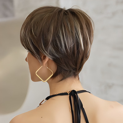 Pixie Cut Kunsthaarperücke mit Highlights, ideal für Stilwechsel, CD, TV